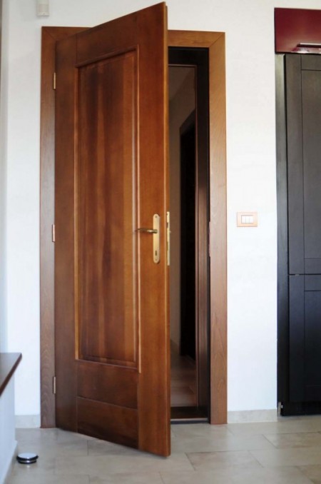 Tamplarie lemn | Usi Interior Exterior Lemn | Ferestre Lemn | Obloane Lemn - usa-interior02_resize-531x800